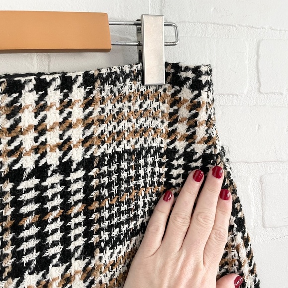 Marc Cain Mini Skirt Academia Wool blend Plaid Houndstooth Neutral Tan Cream 8 - Picture 3 of 13
